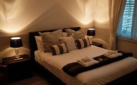 Manly Waves Studios & Apartments